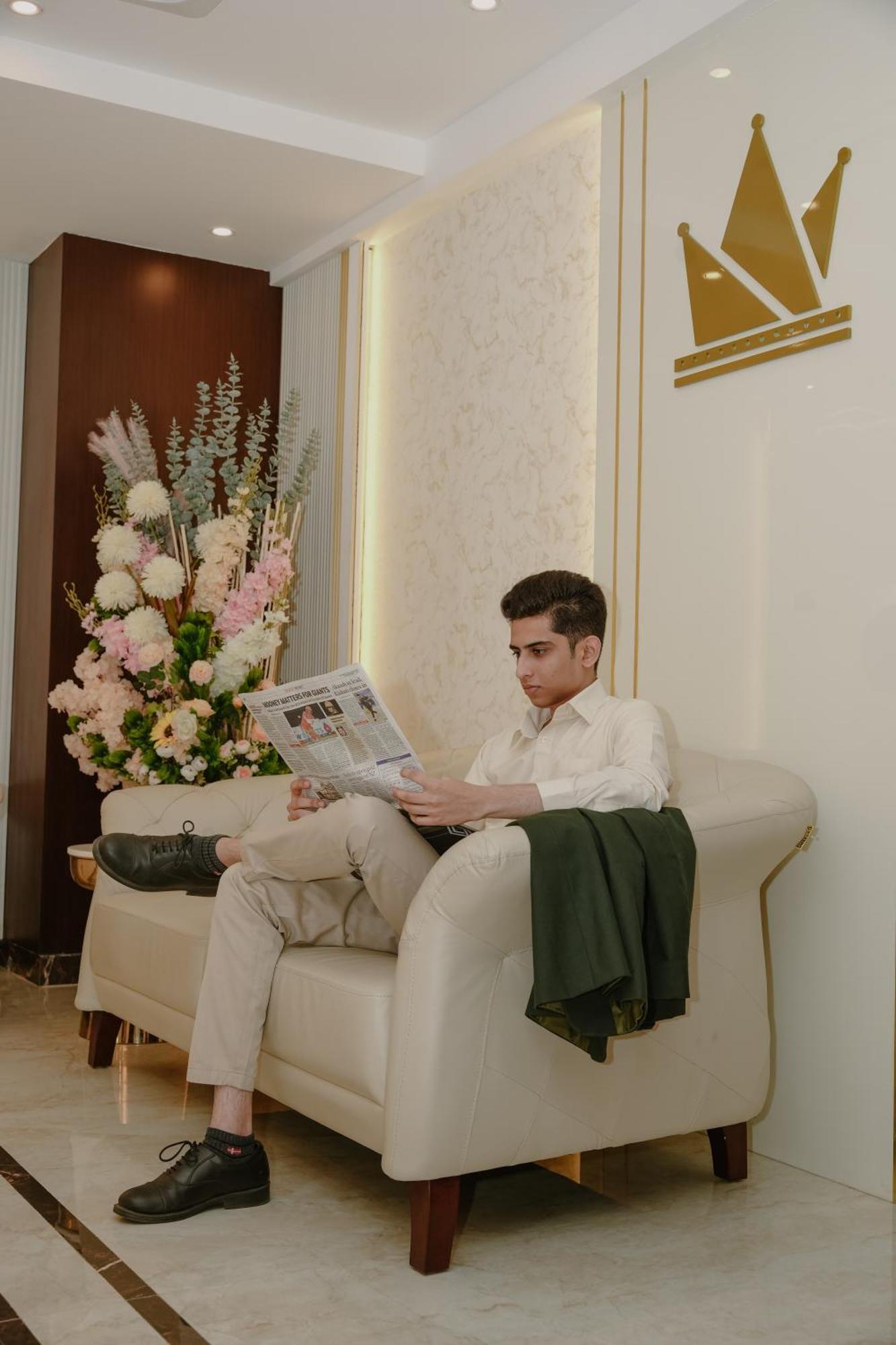 The King'S Meadows Hotel Golhalli Buitenkant foto