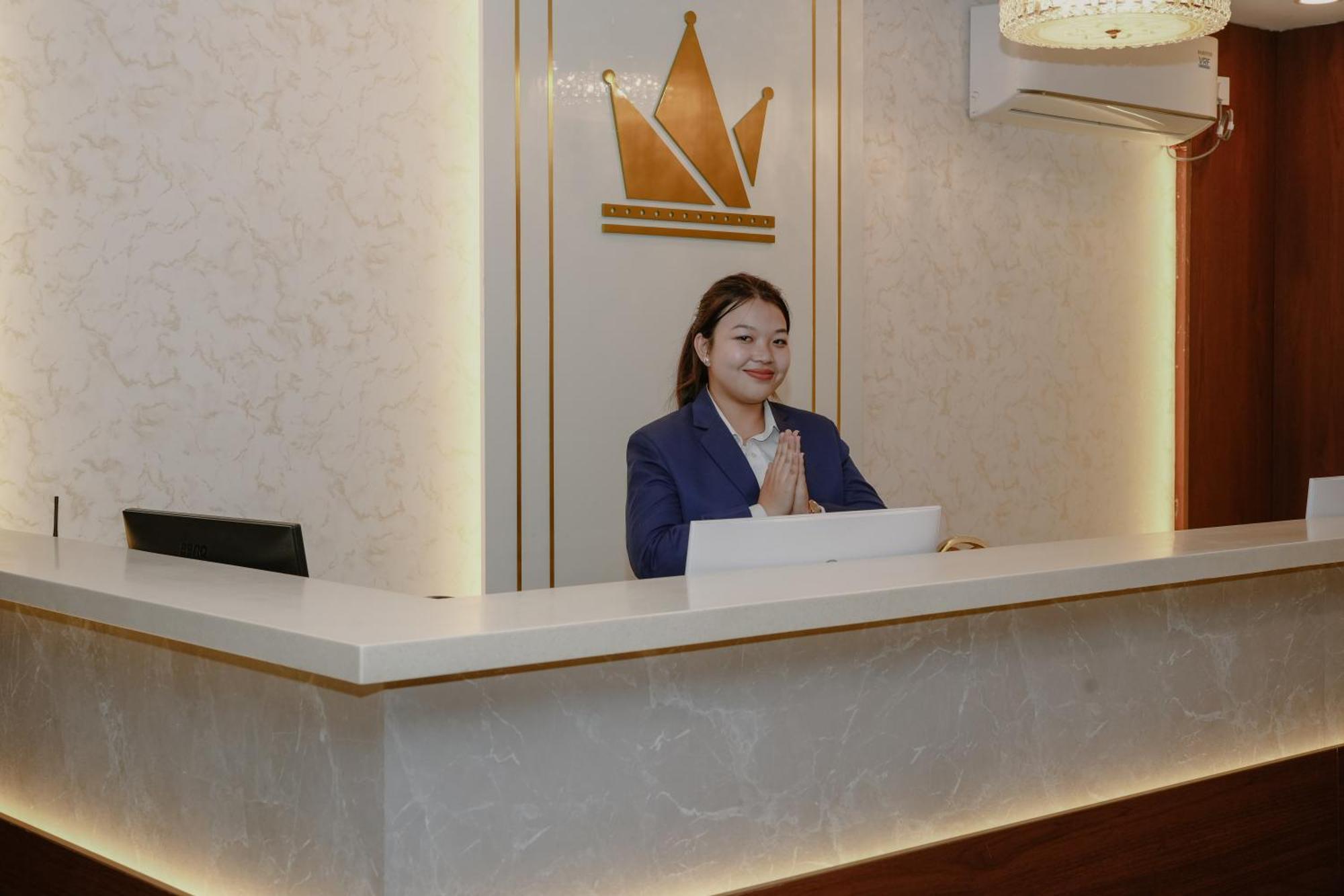 The King'S Meadows Hotel Golhalli Buitenkant foto