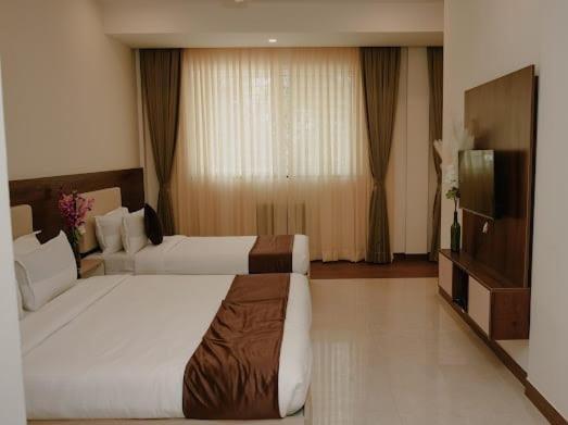 The King'S Meadows Hotel Golhalli Buitenkant foto